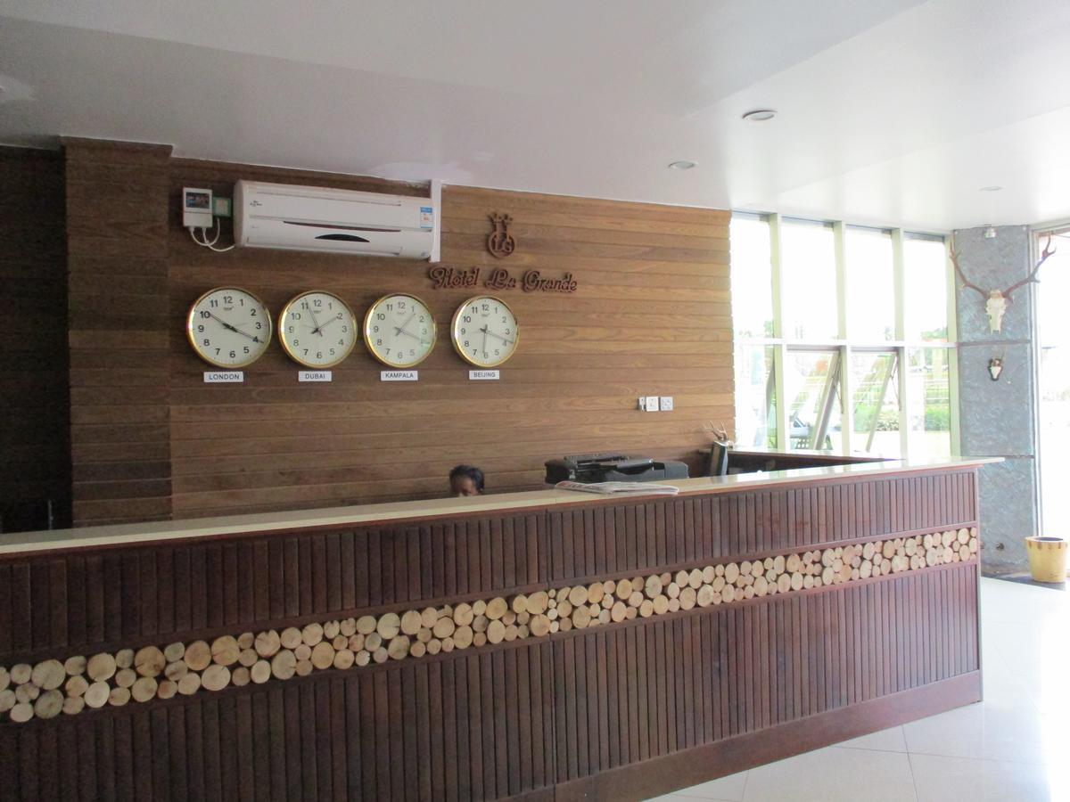 La Grande Hotel Kampala Exterior photo