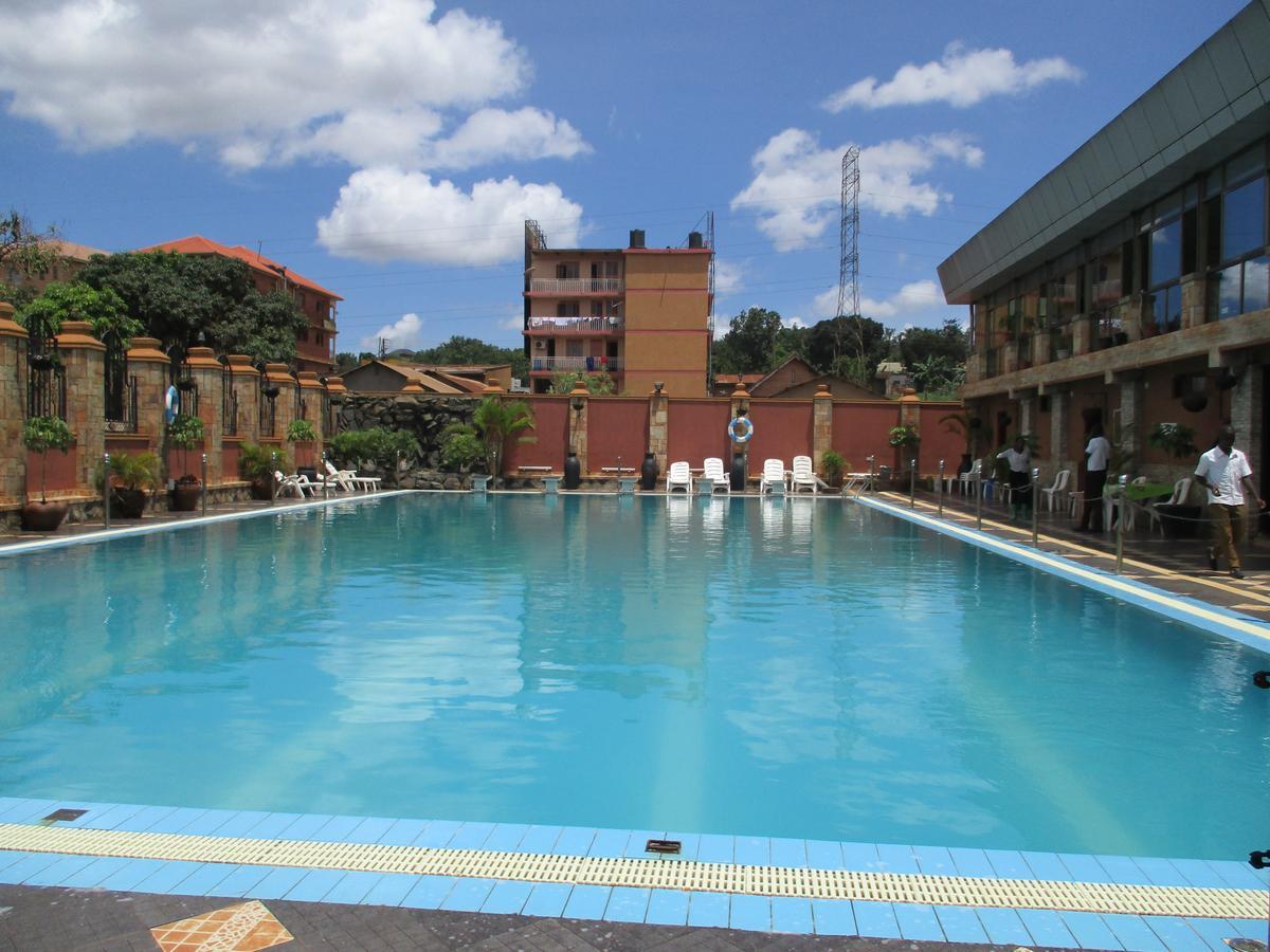 La Grande Hotel Kampala Exterior photo