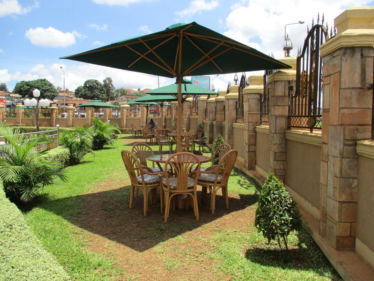 La Grande Hotel Kampala Exterior photo