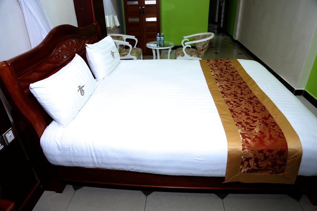La Grande Hotel Kampala Exterior photo