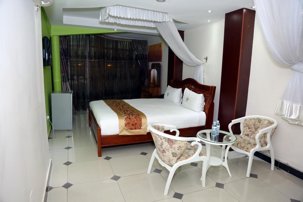 La Grande Hotel Kampala Exterior photo