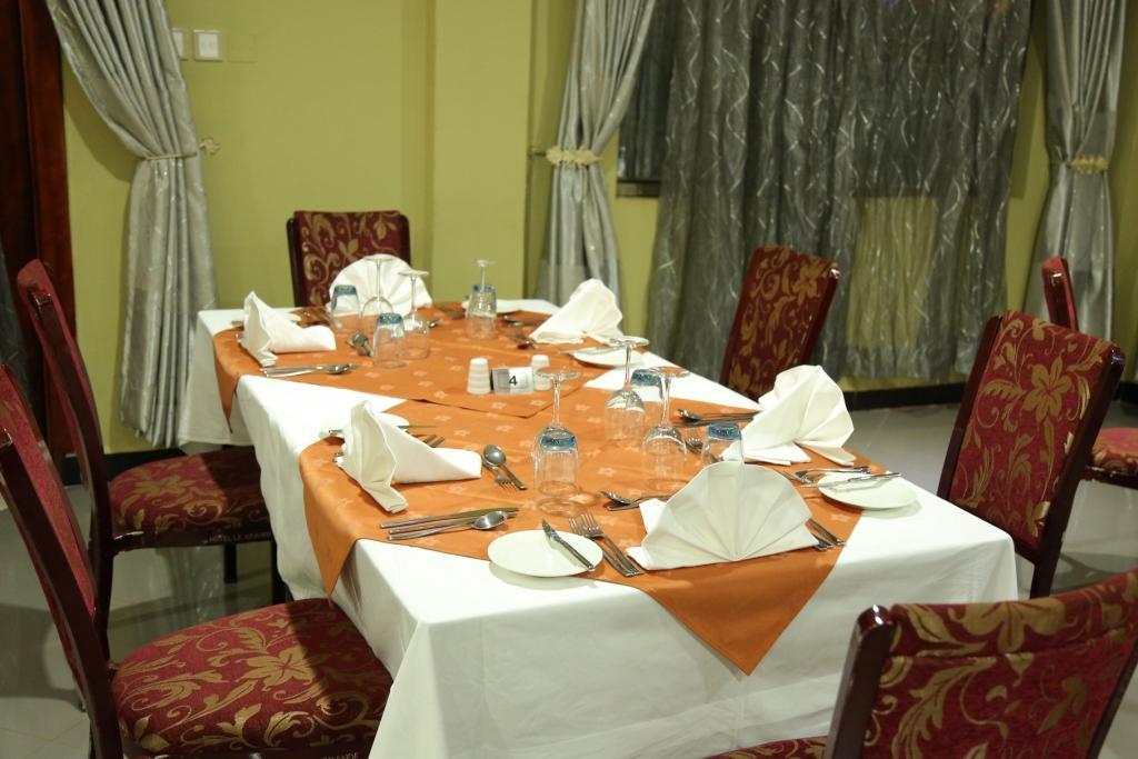 La Grande Hotel Kampala Exterior photo